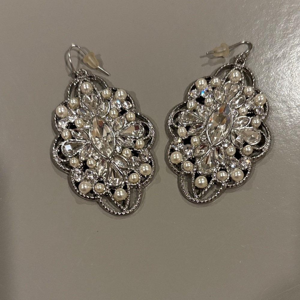 Elegant Silver and Pearl Earrings